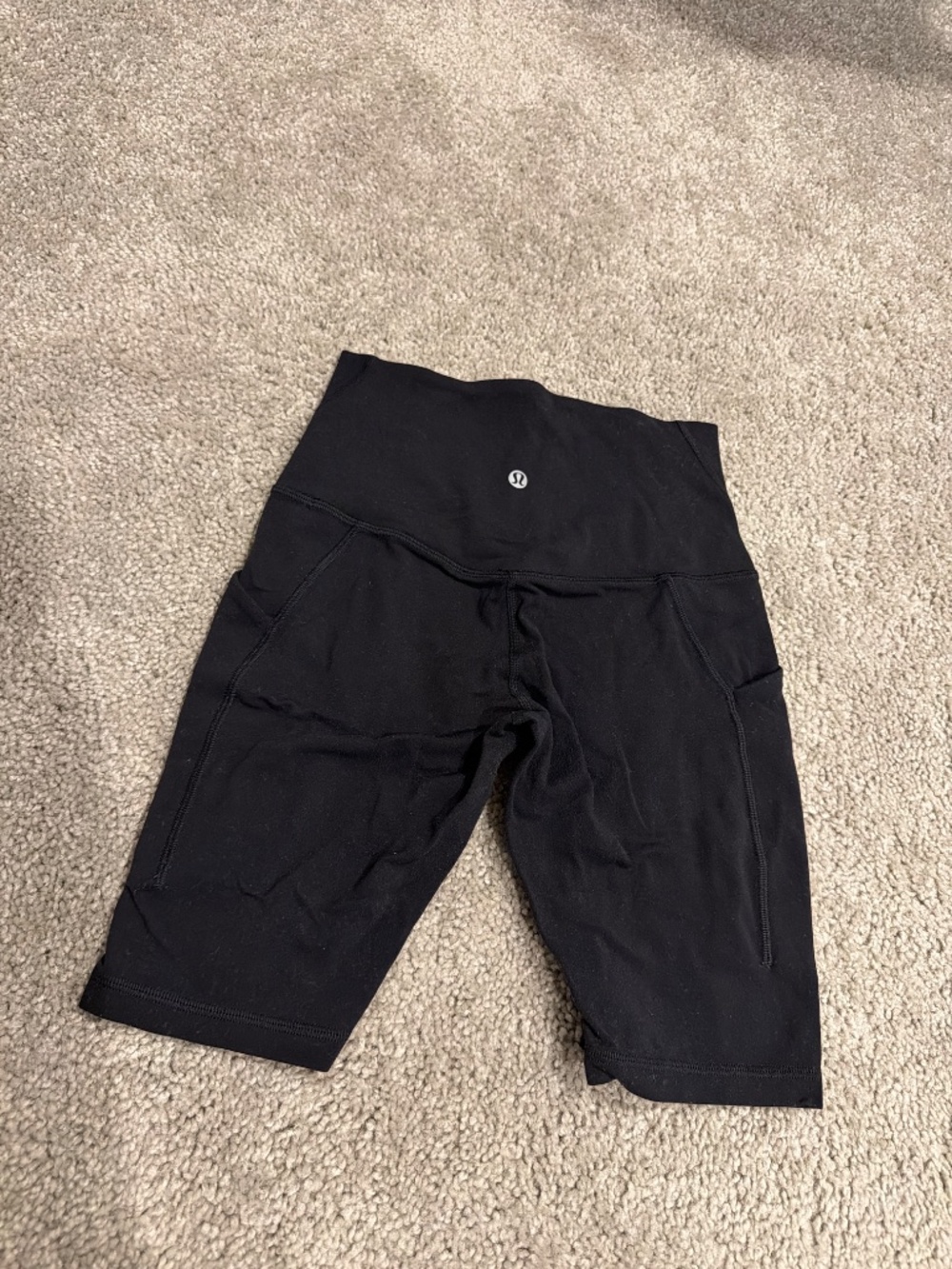 lululemon Align High-Rise Short with Pockets 8", Size 4 - Picture 4 of 6